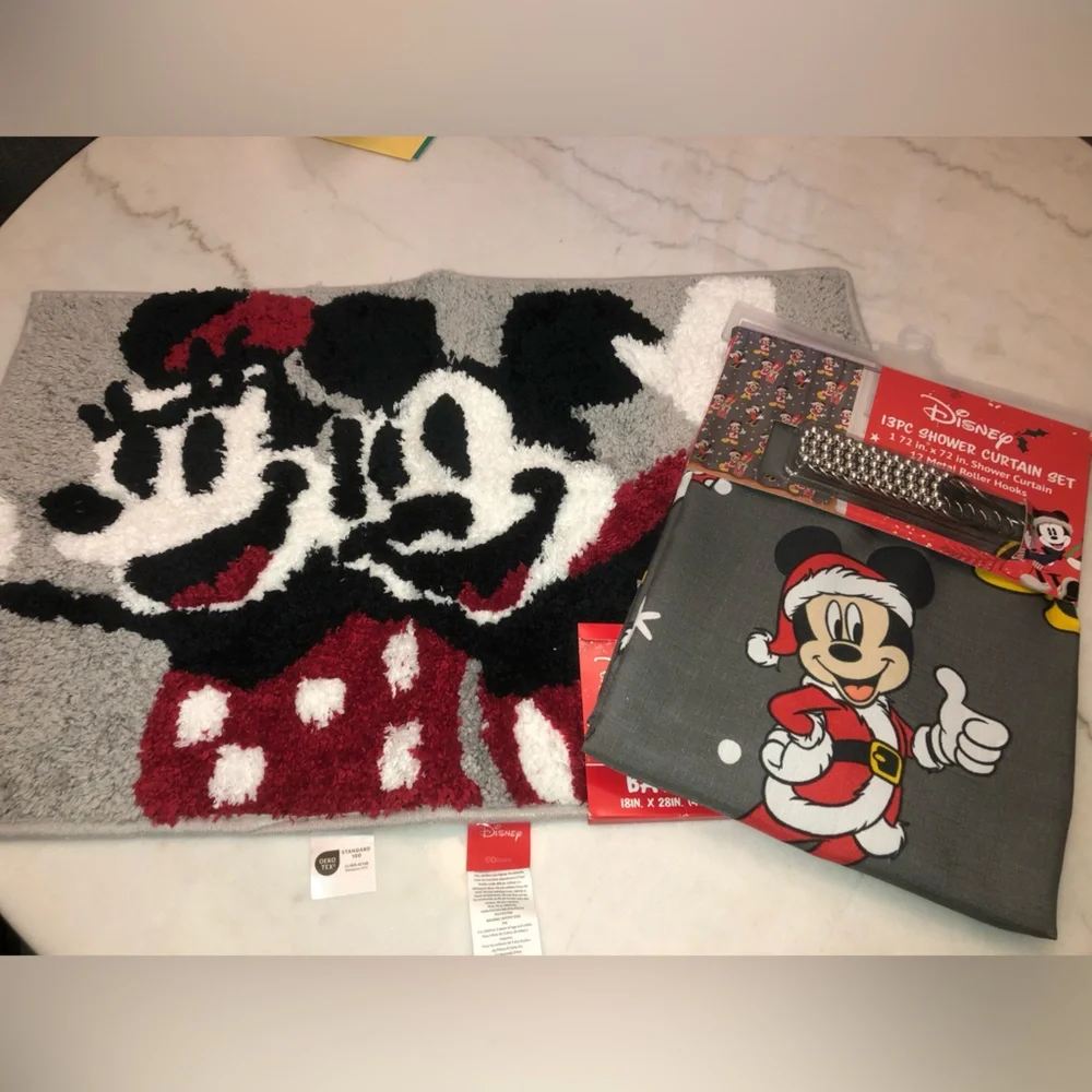 🎄 Disney Mickey & Minnie Mouse Festive Shower Curtain set & rug